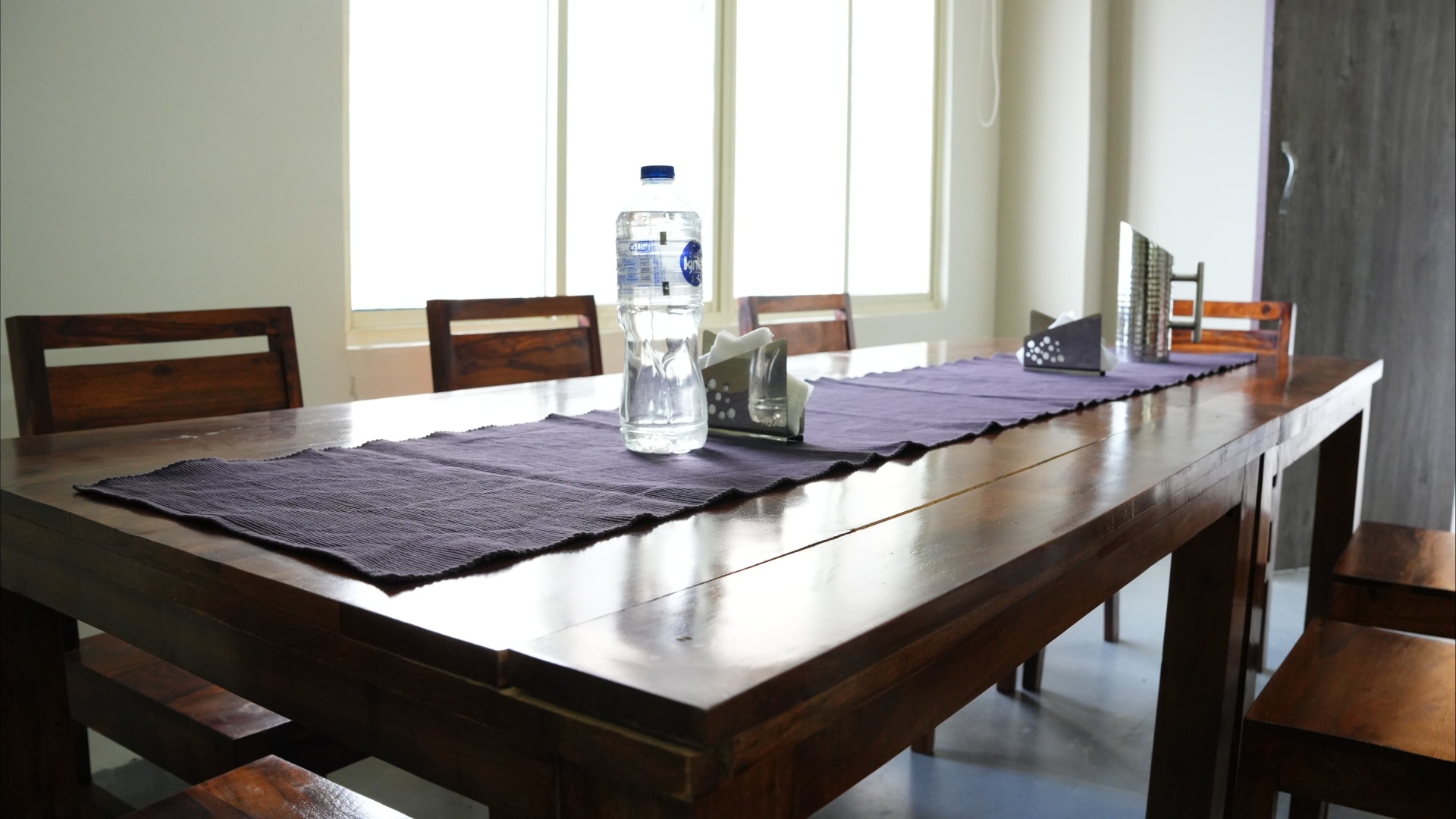 Mandola Stays ( Birthi )