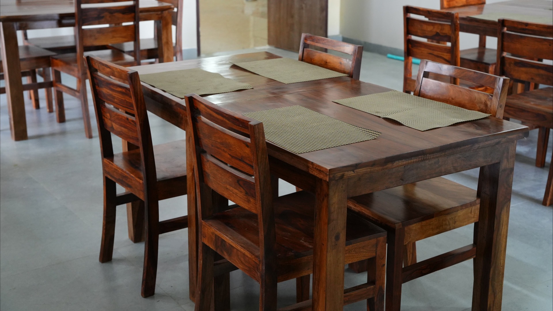 Mandola Stays ( Birthi )